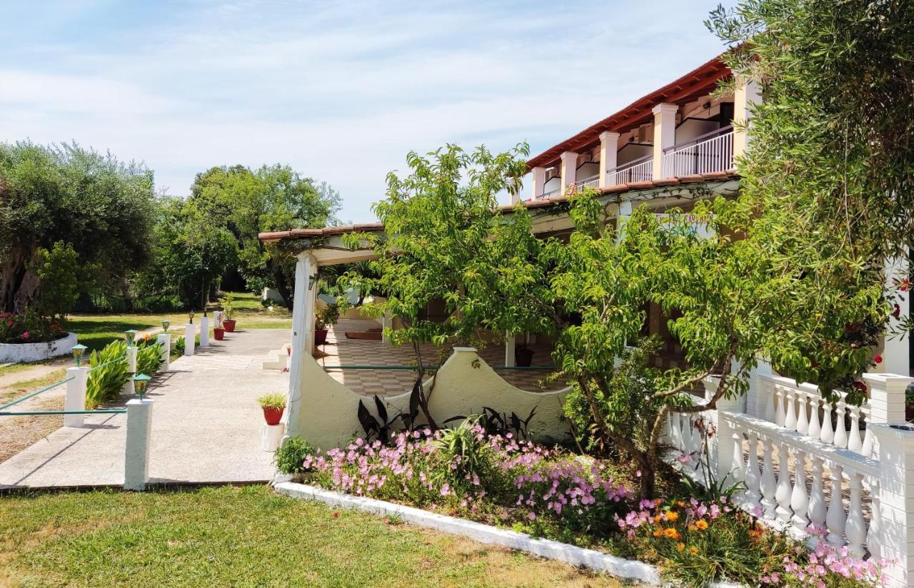 Firefly Hotel Moraitika Exterior foto
