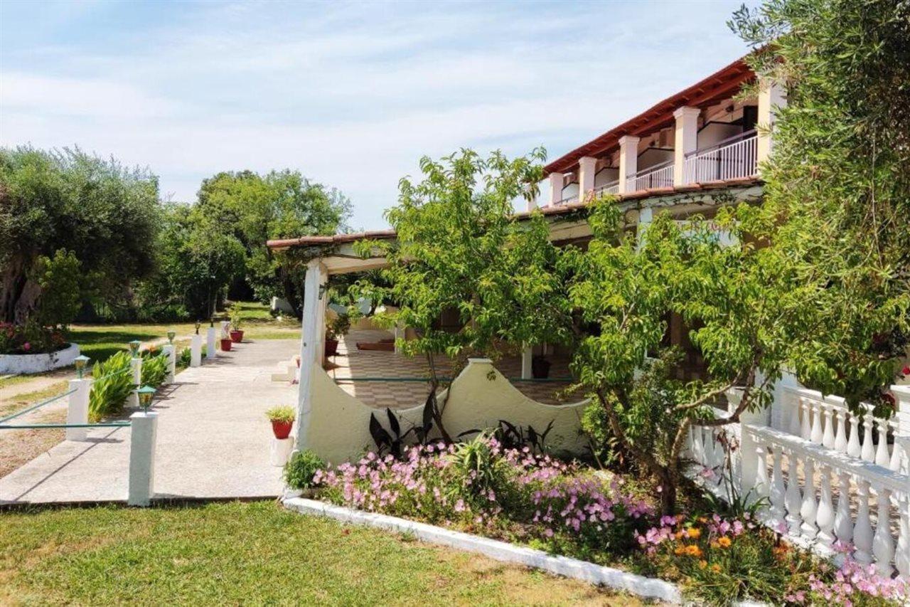 Firefly Hotel Moraitika Exterior foto
